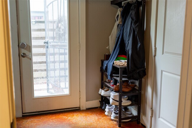 Building Photo - 2903 Blodgett St