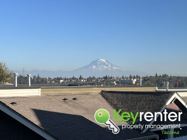 Building Photo - Luxury View Home in Gas Lamp Terrace, near...