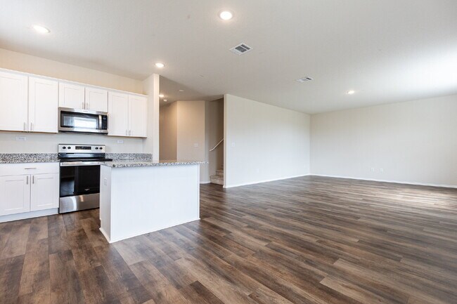 Building Photo - 817 Beacon Hts