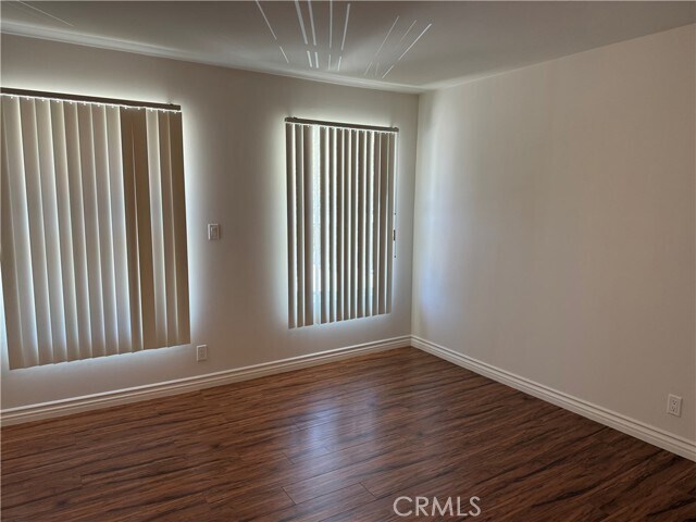 Building Photo - 465 N Marengo Ave