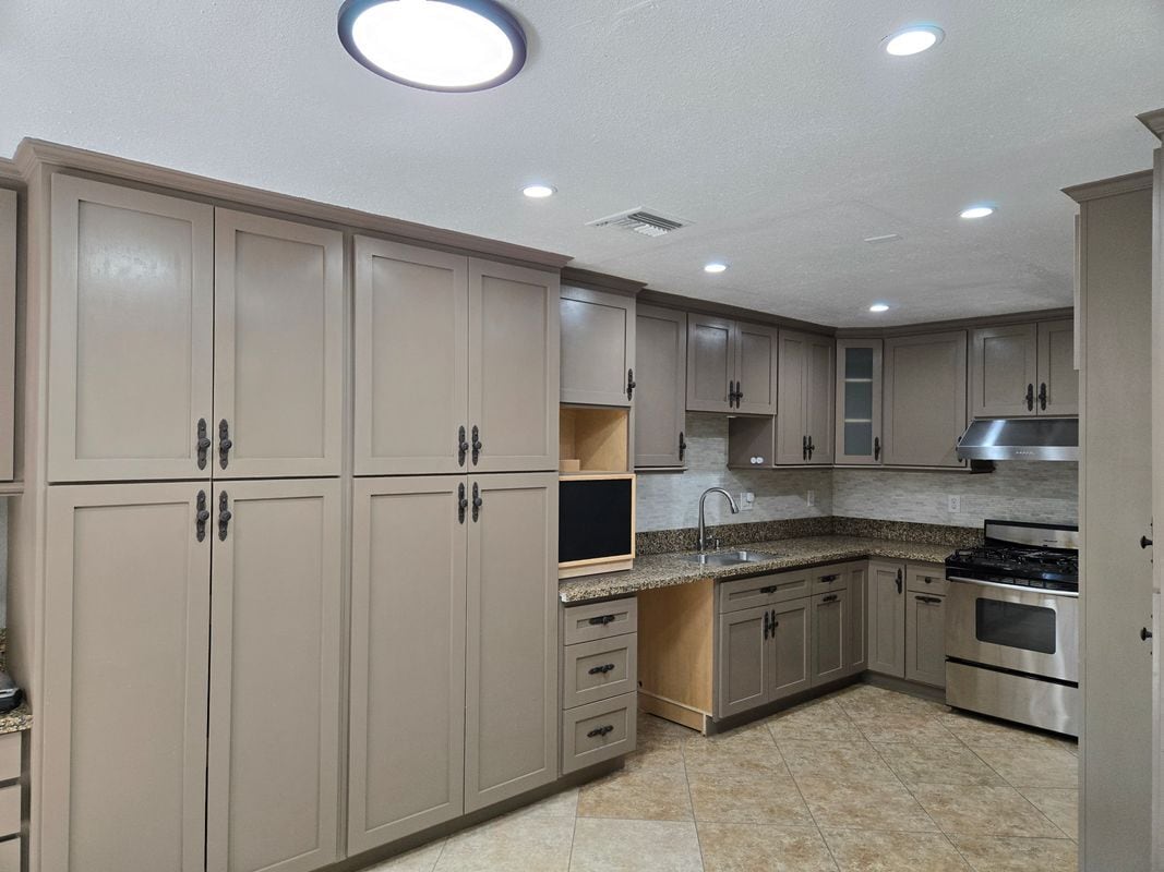 Building Photo - 2504 N Bourbon St