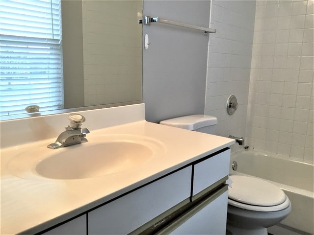 Building Photo - 2415 Sisters Ct