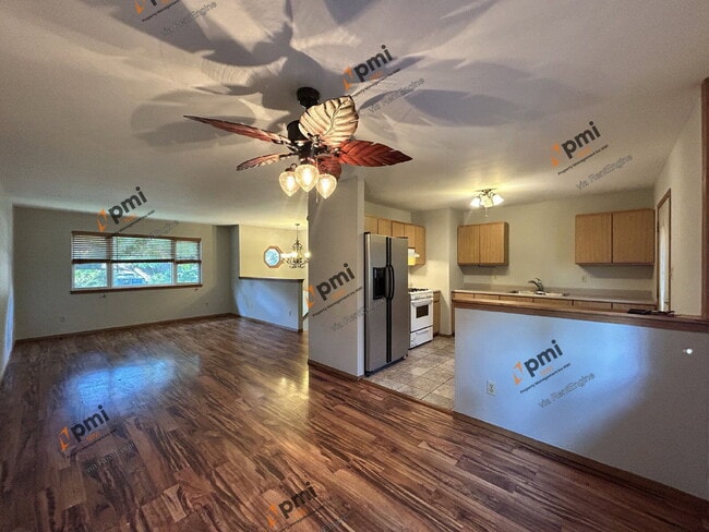 Building Photo - 5531 Mulberry Ave