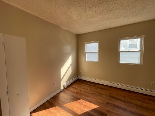 Building Photo - 509 Haverhill St