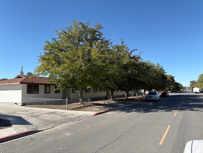 Building Photo - 635 Franklin Ave