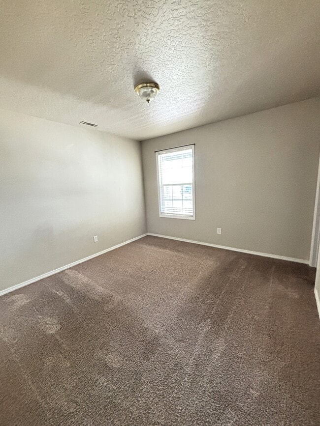 Building Photo - 2260 N Baywing Hawk Pl