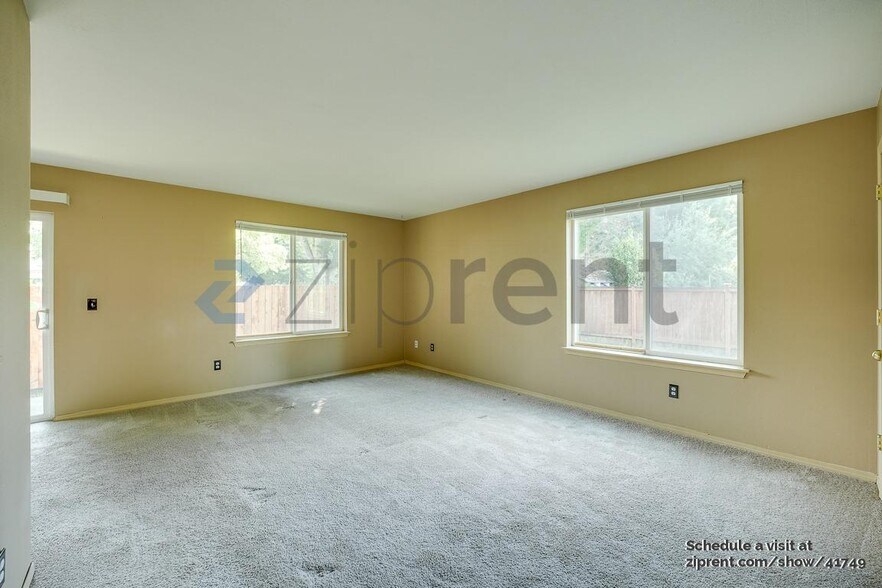 Building Photo - 936 24th St NE