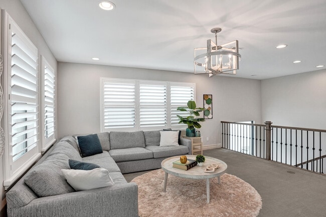 Building Photo - 9052 Chauvet Wy