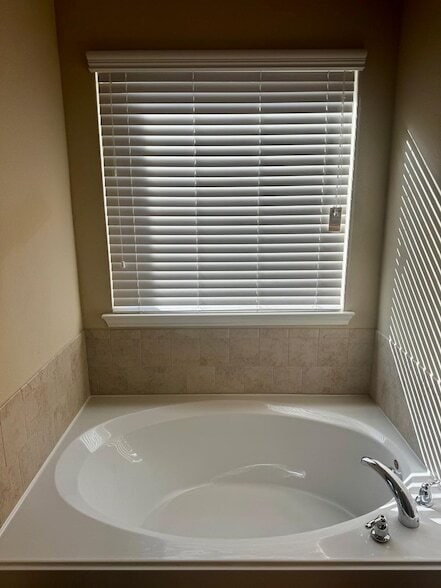 Building Photo - 9933 Beaver Dam Ln