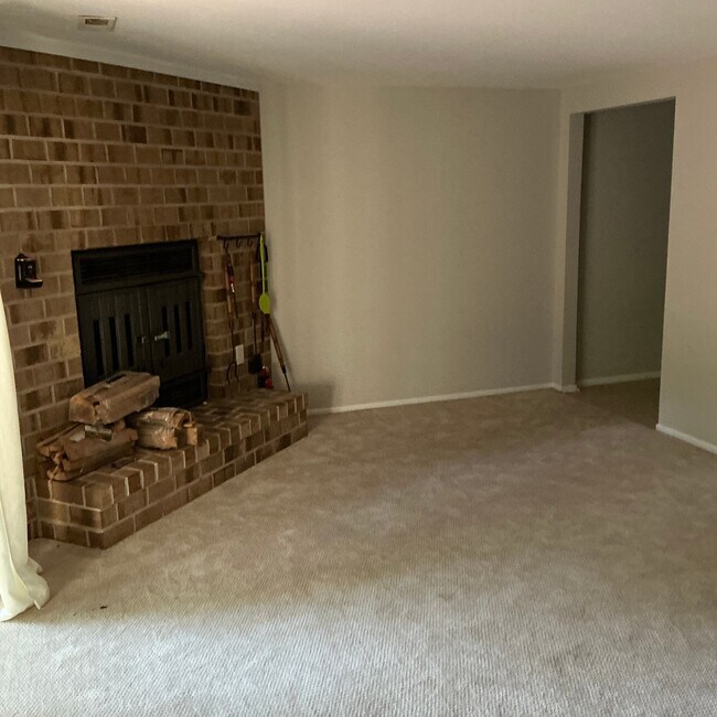 Building Photo - 8946 Skyrock Ct