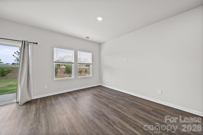 Building Photo - 4080 County Down Ave