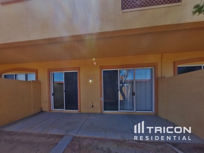 Building Photo - 7528 N 19th Ave