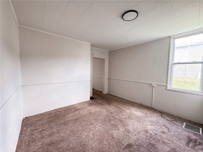 Building Photo - 310 27th St