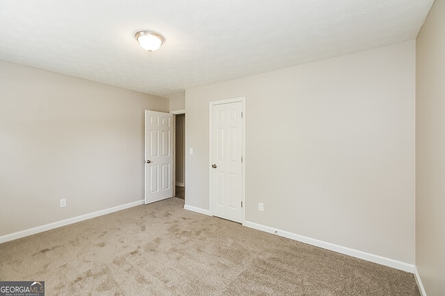 Building Photo - 76 Mallie Ct