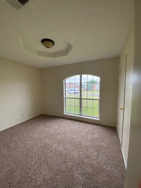 Building Photo - 2106 Ruger Dr