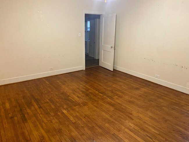 Building Photo - 600 Minden St