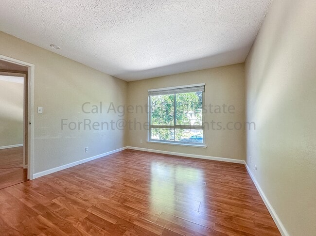 Building Photo - 2040 Sierra Rd