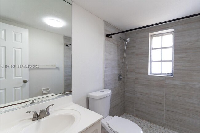 Building Photo - 8650 SW 109th Ave