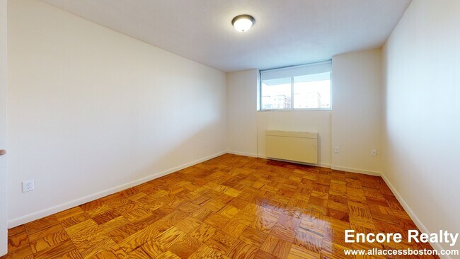 Building Photo - 101 Monmouth St