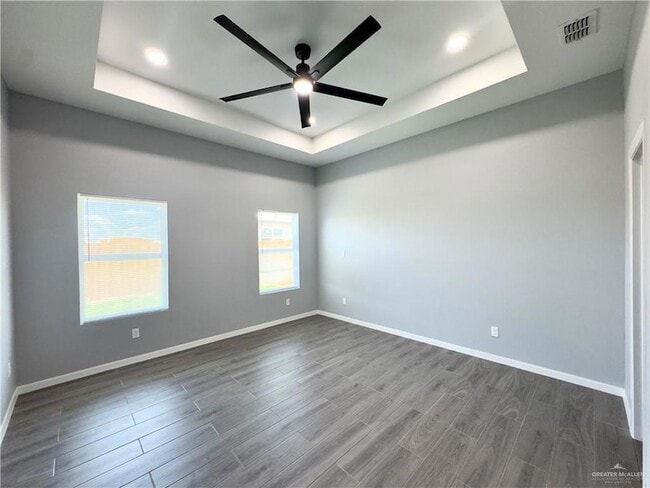 Building Photo - 905 Durango Dr