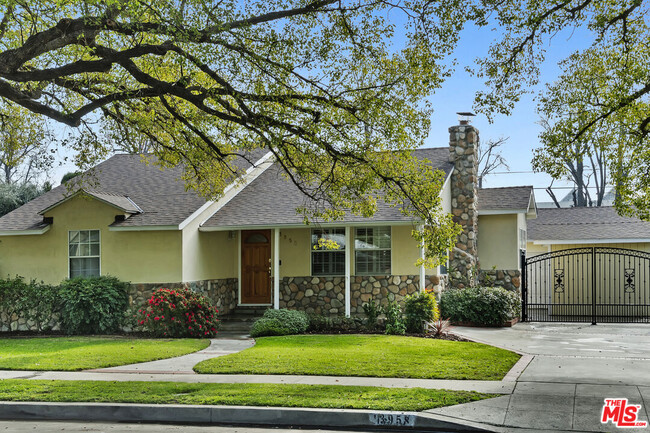 Building Photo - 13958 Peach Grove St