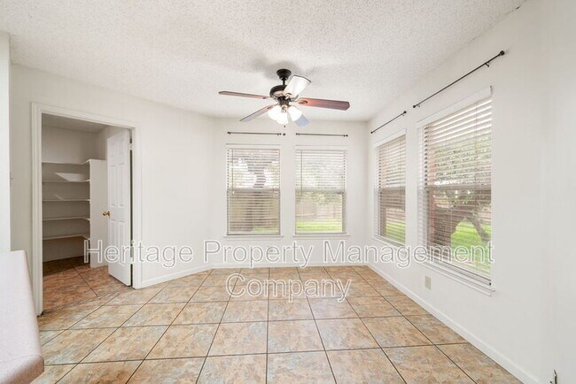 Building Photo - 17427 Sapphire Rim Dr