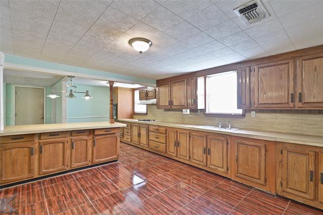 Building Photo - 2428 Maple St