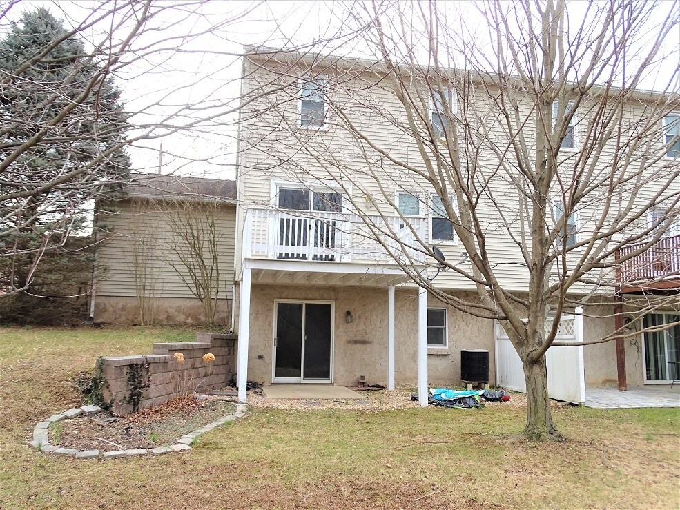 Building Photo - 932 Orchard St