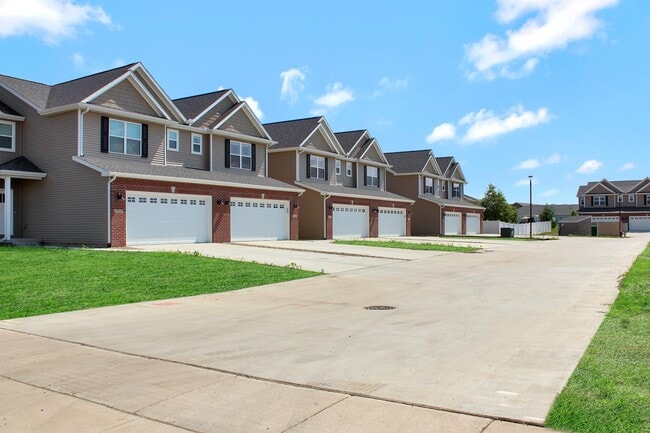 Building Photo - 1202 Heather Dr