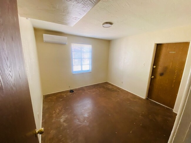 Building Photo - Townhome For Rent