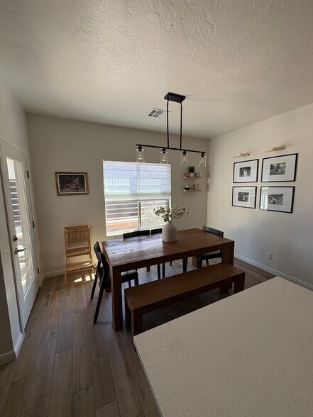 Building Photo - 391 S Deep Creek Dr