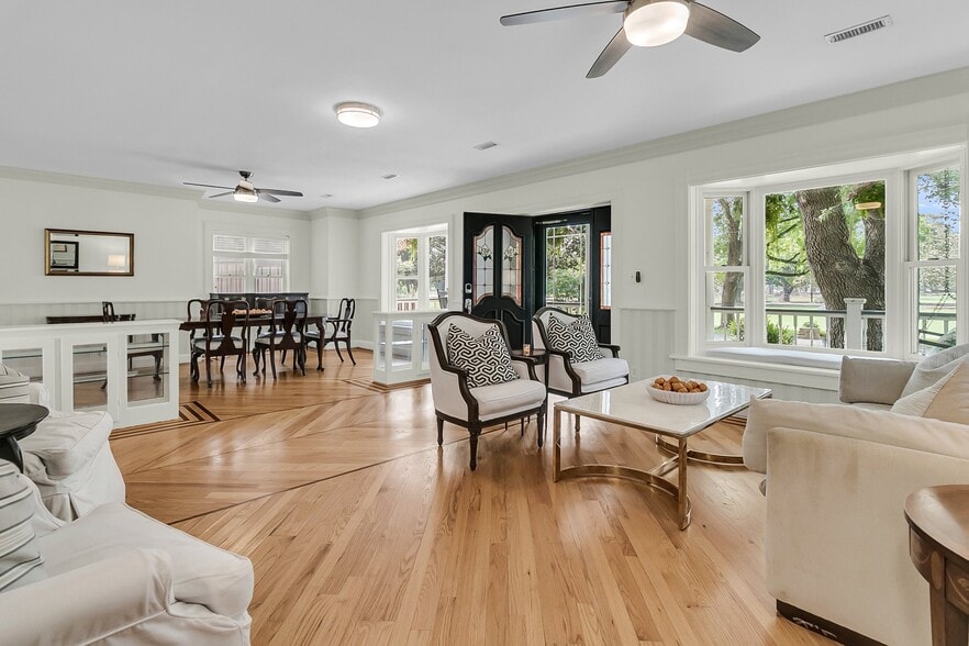 Living & dining Room - 2142 Golfview Dr