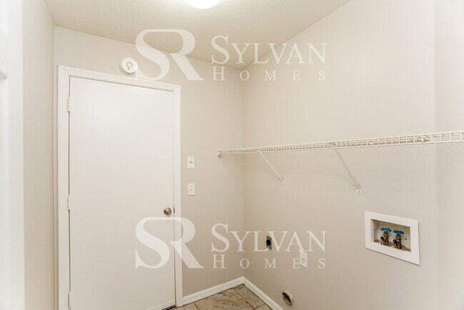 Building Photo - 10522 Juliano Dr