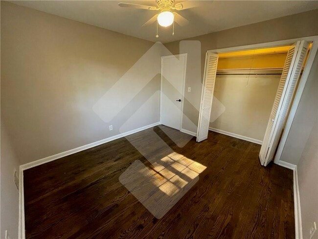 Building Photo - 9935 La View Cir