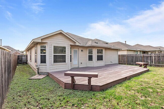 Building Photo - 180 Fletcher Bend