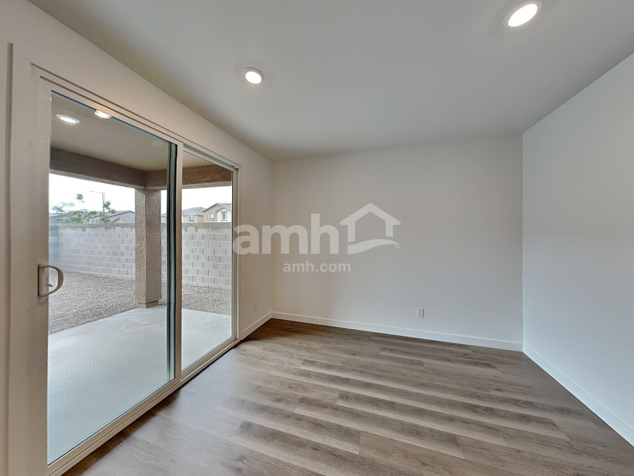 Building Photo - 20177 W Thomas Rd