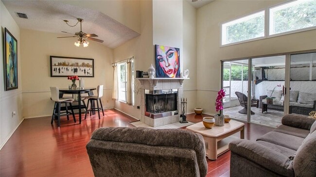 Building Photo - 913 Red Dandy Dr