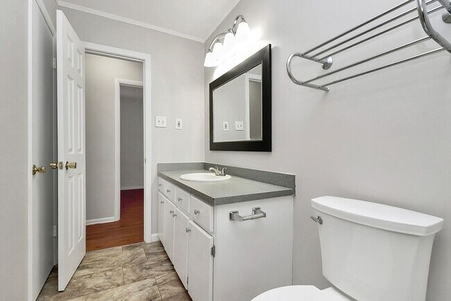 Building Photo - 3BD/1BA All Brick Ranch on One Acre!