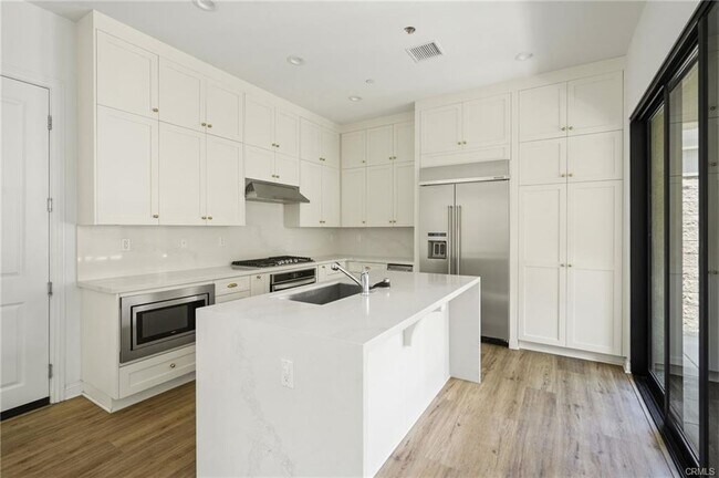 Building Photo - 20810 Acorn Cir