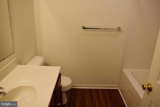 Building Photo - 2735 Roosevelt Dr