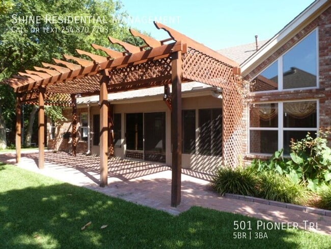 Building Photo - 501 Pioneer Trail