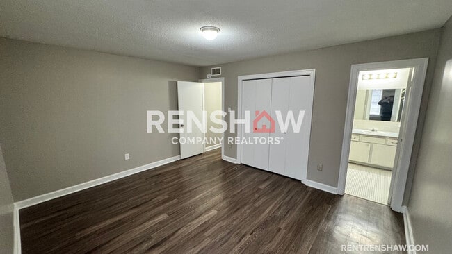 Building Photo - 3212 13 Colony Mall