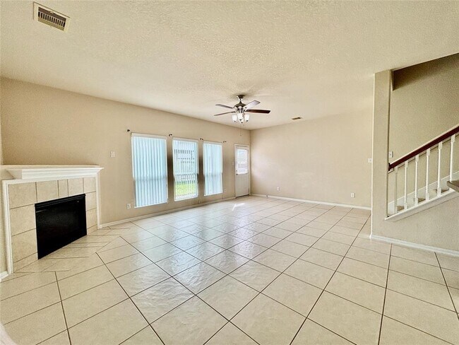 Building Photo - 14851 Fir Knoll Way