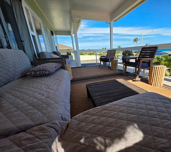 Building Photo - 1367 Kakae Pl