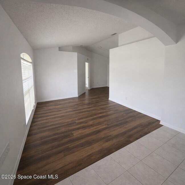 Building Photo - 6615 Homestead Ave