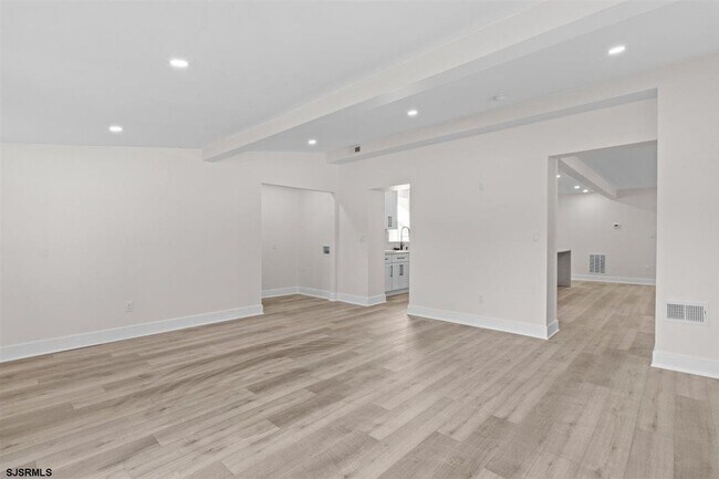Building Photo - 1301 3rd Ter