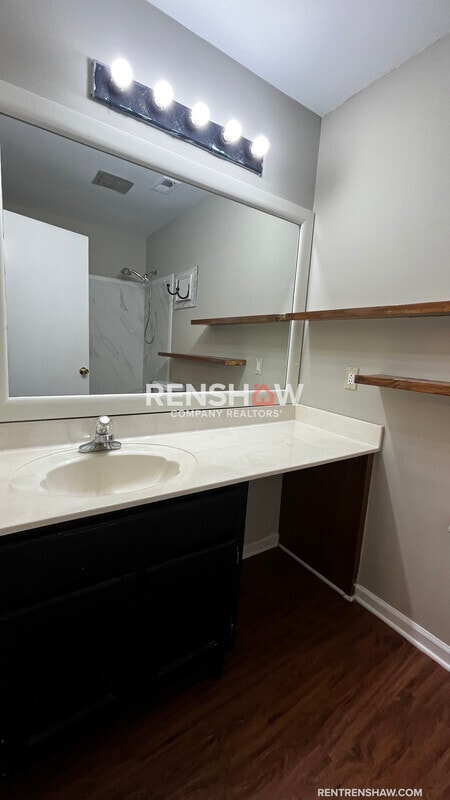 Building Photo - 2230 Curbertson St