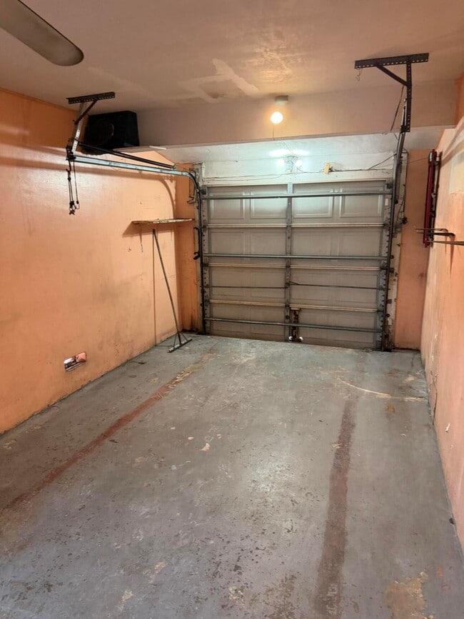 Building Photo - 7648 Alhambra Blvd