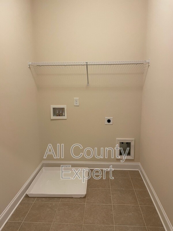 Building Photo - 502 Cooper Ln