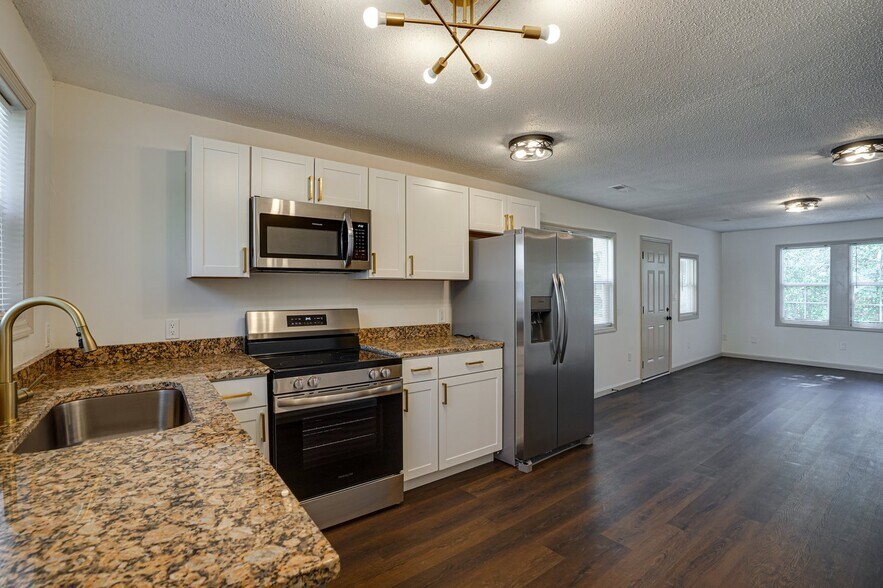 Building Photo - 927 Hulana St